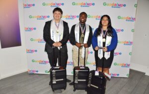 graduates jesus brito riffordigno registre aylin gomez melo with their mercato korchmar luggage student gifts